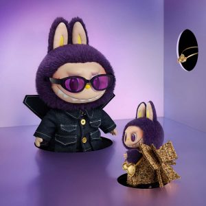 Labubu × Pronounce “Wings of Fortune” – Sleutelhanger van Pluche & Vinyl (10 cm)