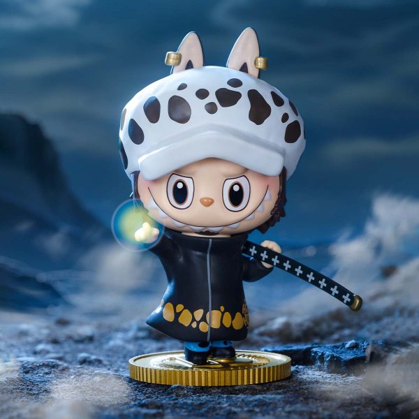 Labubu × One Piece Trafalgar Law Figurine – Gelimiteerde Anime Collectible