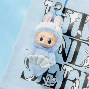 Labubu Hide & Seek Blauw Schelp – Exclusieve Singapore Editie Knuffel