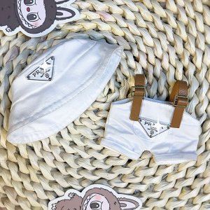 Labubu Urban Look – Casual Editie in Gebroken Wit