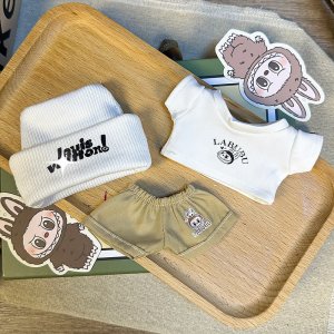 Labubu Classic Wit & Beige – Zoetheid en Ondeugendheid in Harmonie