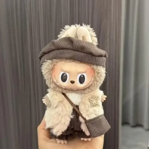 Labubu Koninklijke Winterjas Outfit – Kroon Bijenraat Editie met Warme Broek en Pluche Tas