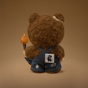 Hirono Living Wild – Fight for Joy Plush Doll | Artistiek Designer Collectible
