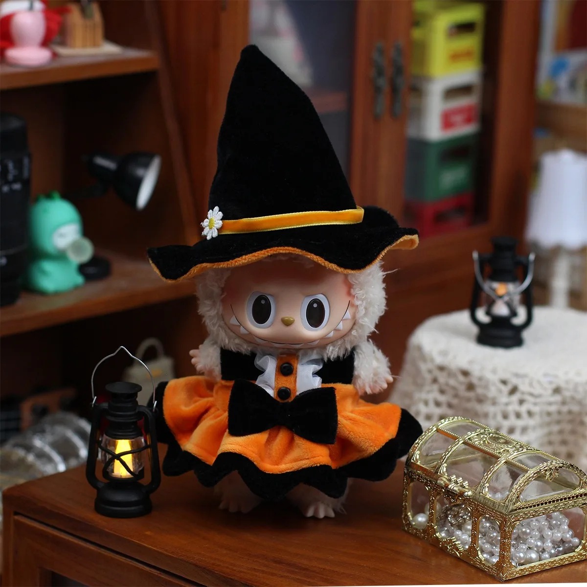 Labubu Halloween Kledingset – Heksenkostuum voor Verzamelfiguren | Limited Edition